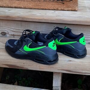 Men's nike air max excee black and green size 10.5